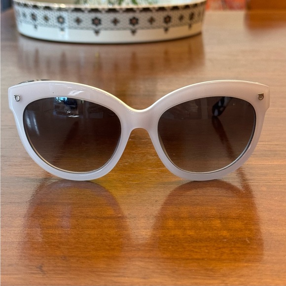 Salvatore Ferragamo White Women’s Sunglasses - Picture 3 of 5